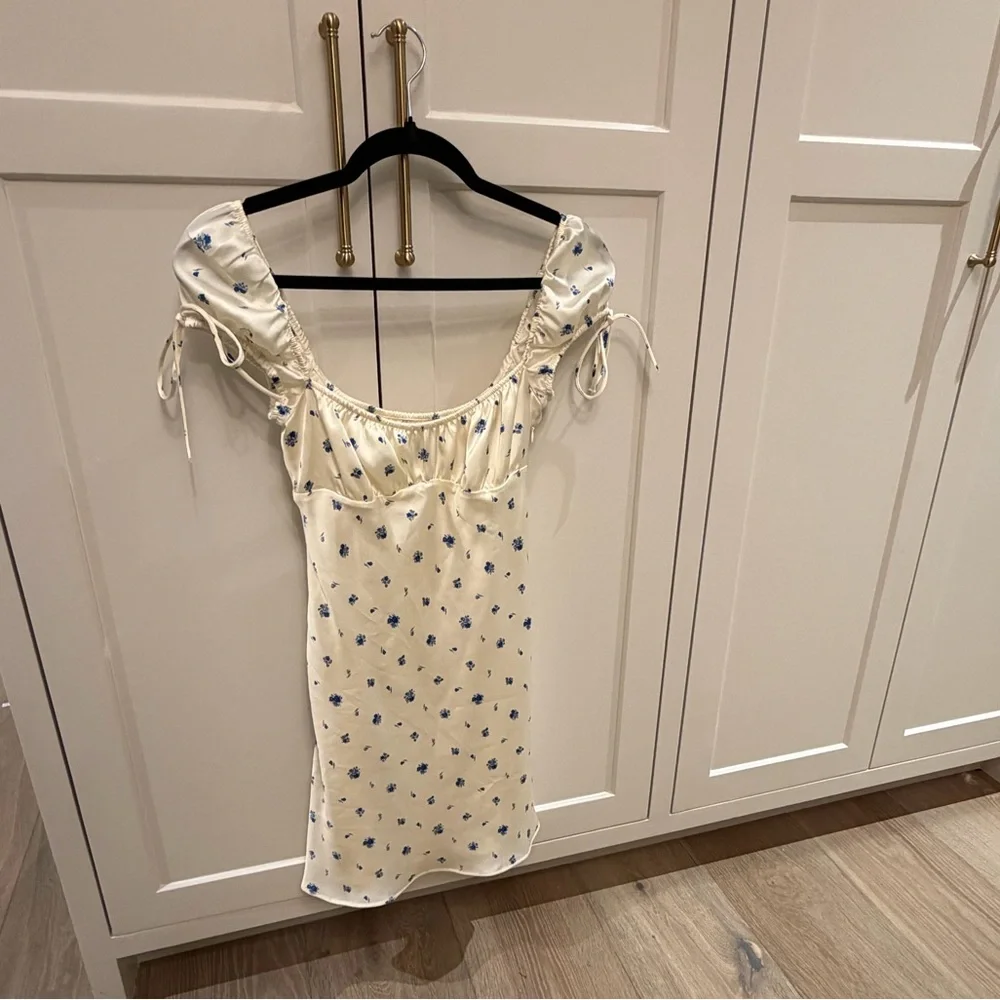 Zara Blue Floral Cream mini Dress XS - Picture 4 of 8
